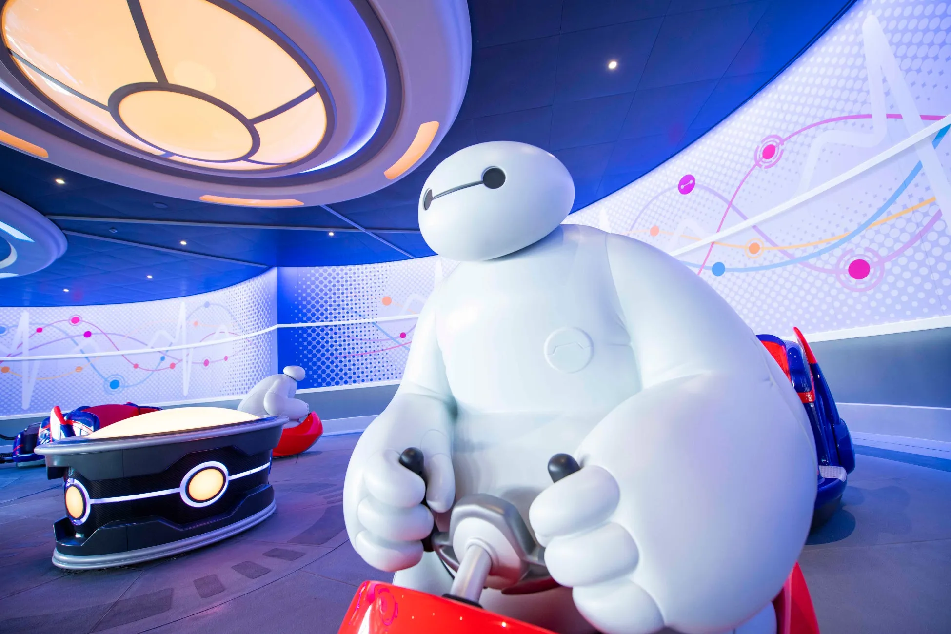 東京ディズニーリゾートの近未来的なアトラクション