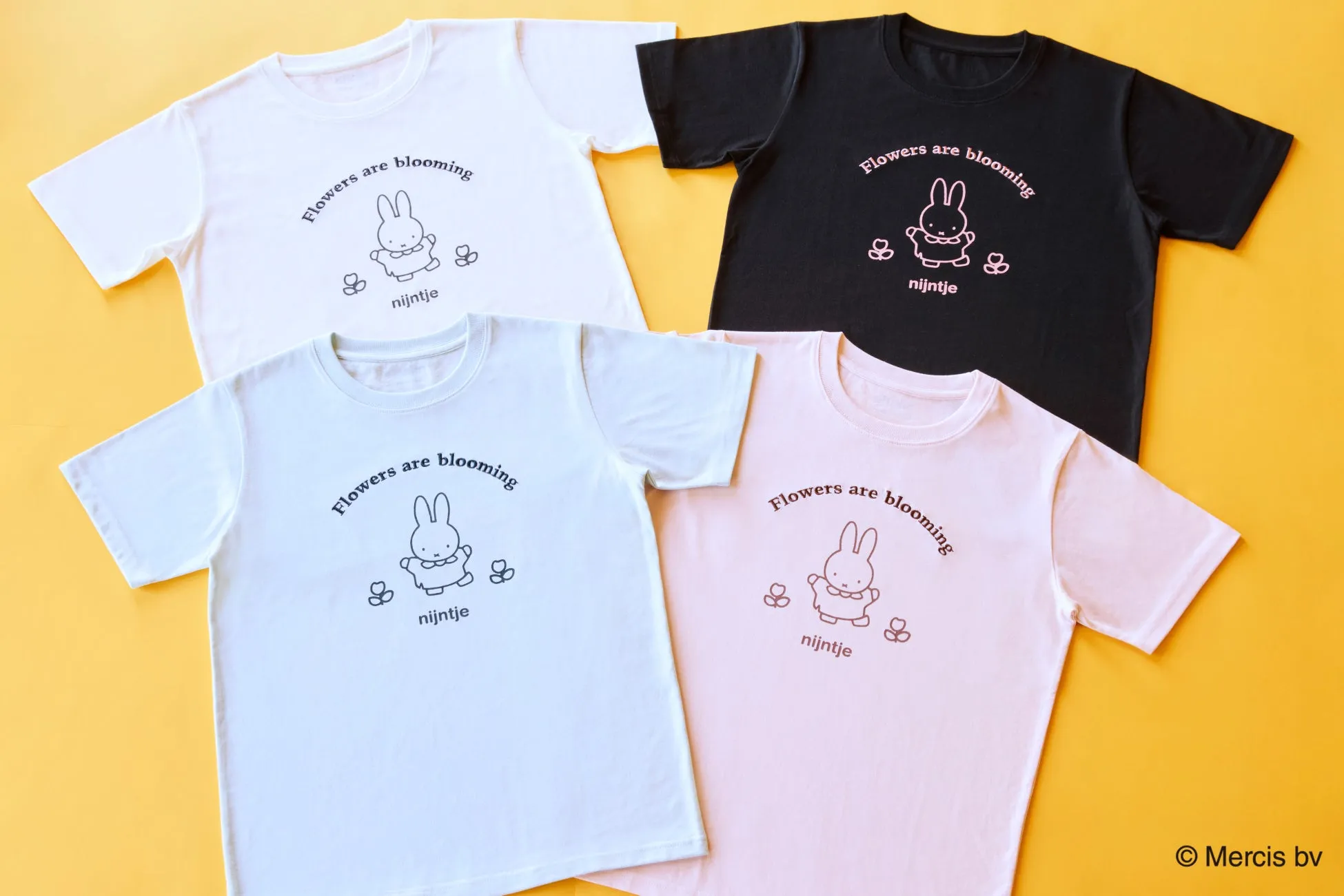 ミッフィーがデザインされた4色のTシャツ