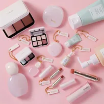 SNIDEL BEAUTYの人気コスメが可愛いミニチュアでガシャポンに登場！