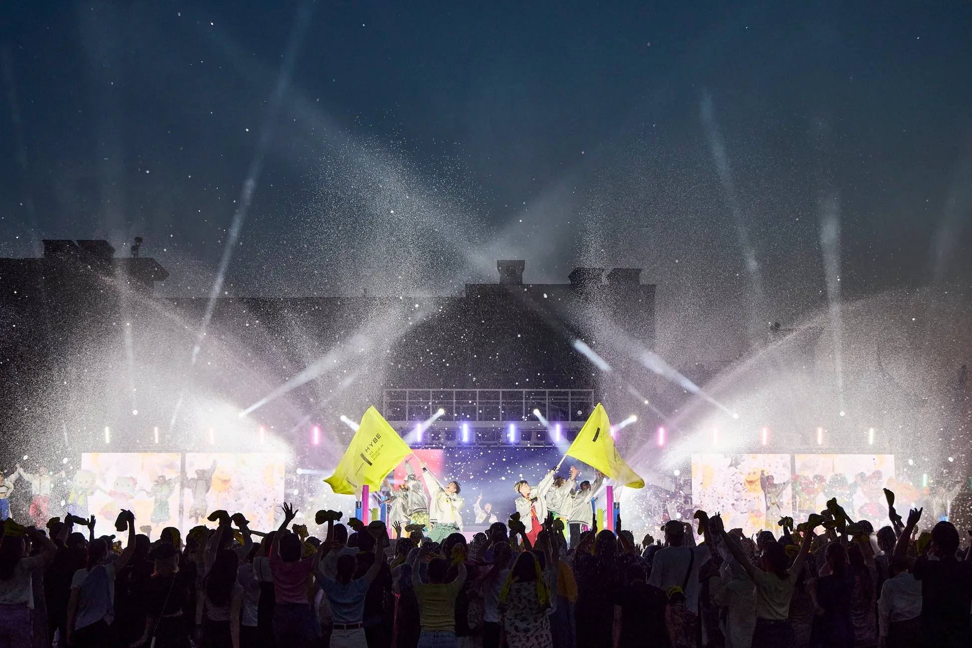 USJの夏は夜もアツい！HYBEコラボ＆ワンピースショーの豪華ナイトイベント開催！