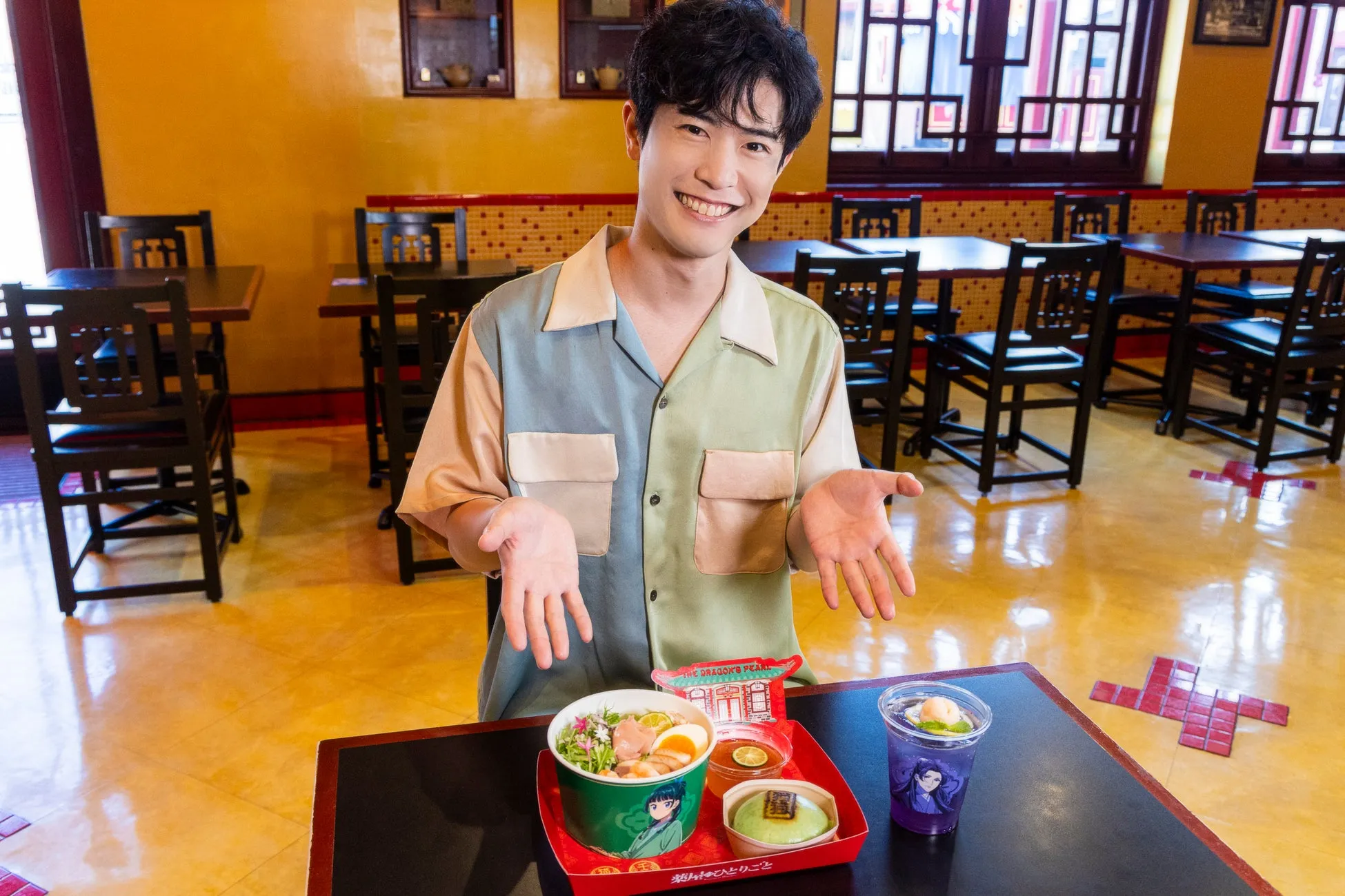男性とラーメンのセット