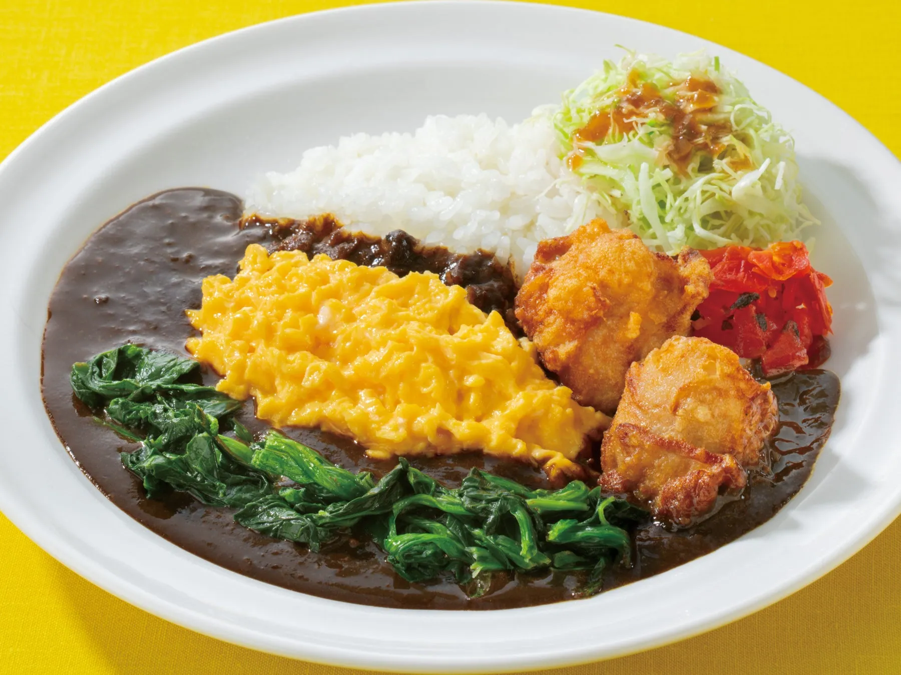 唐揚げ&ほうれん草のエッグブラックカレー