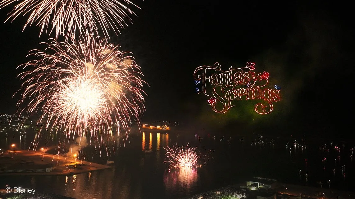 東京ディズニーリゾートのスペシャルドローンショー”マジック・イン・ジ...