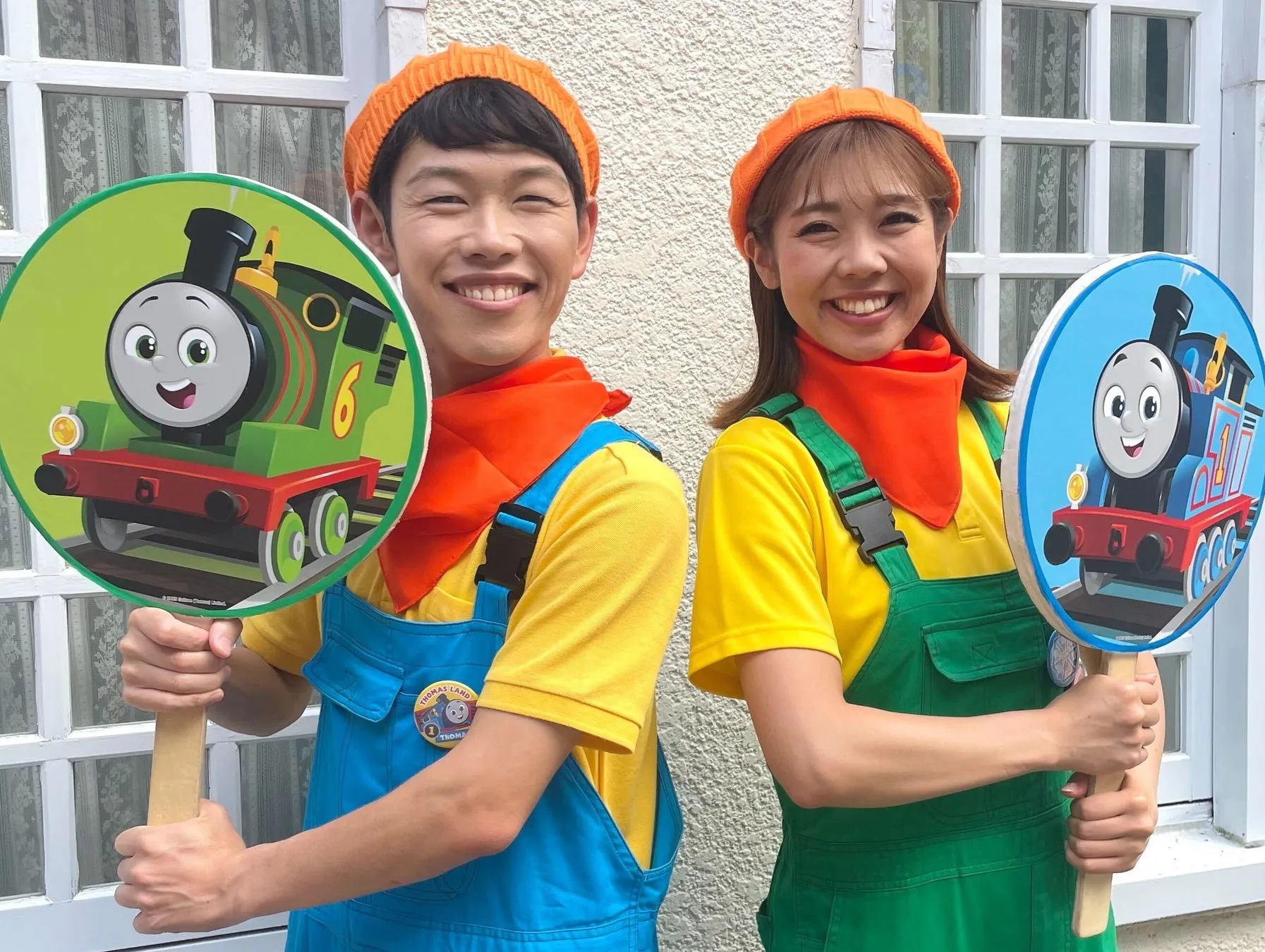 トーマスランドのスタッフとキャラクター看板