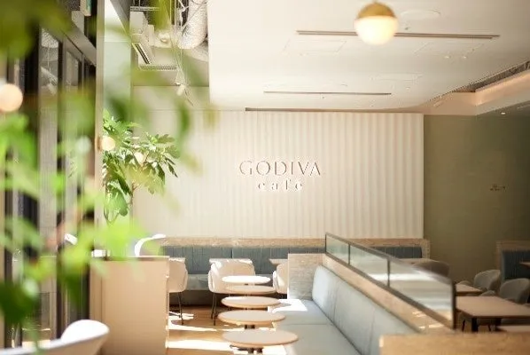 GODIVA café DIAMOR OSAKAの店内の様子