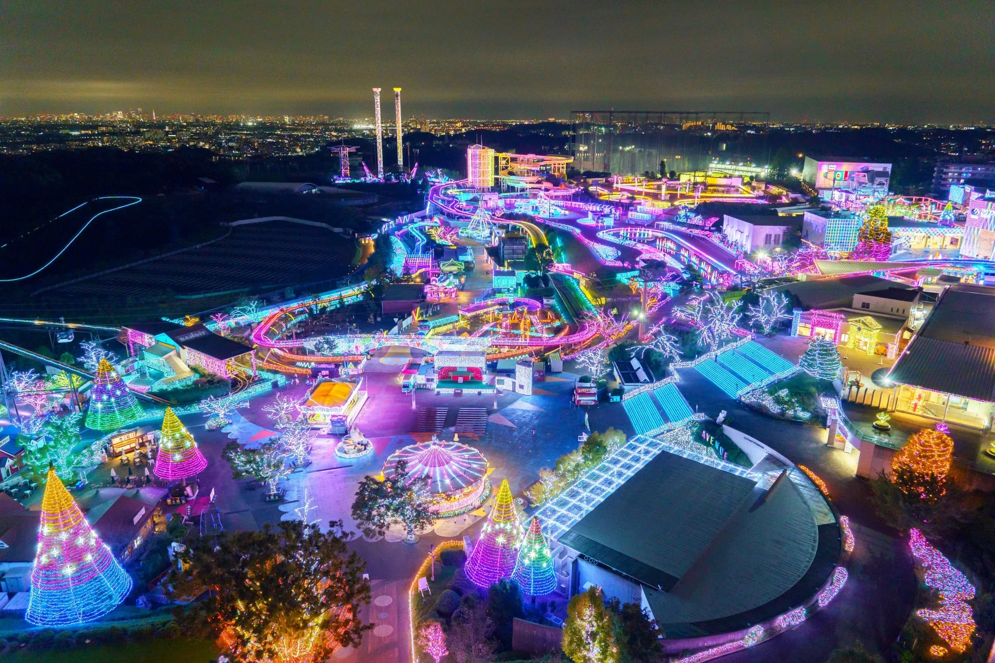 HANAあかりイベントの色とりどりのイルミネーション