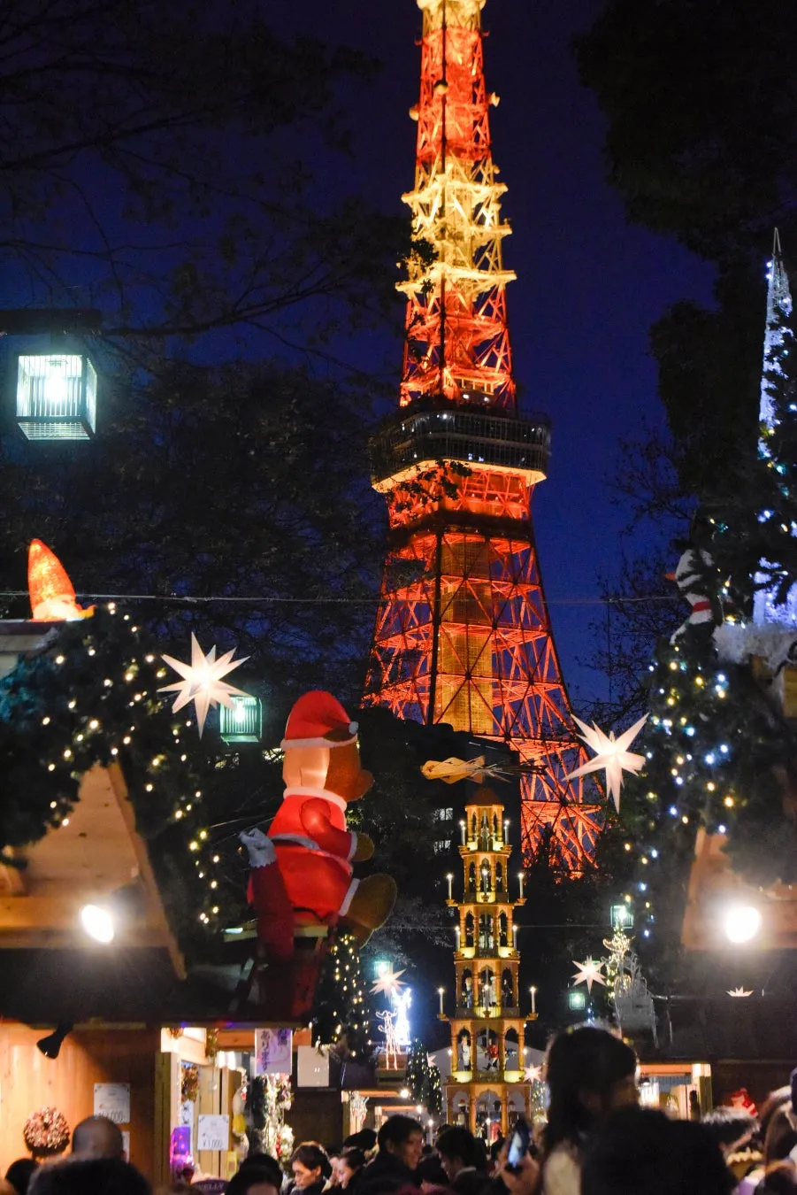 神宮外苑会場のクリスマスマーケット全景