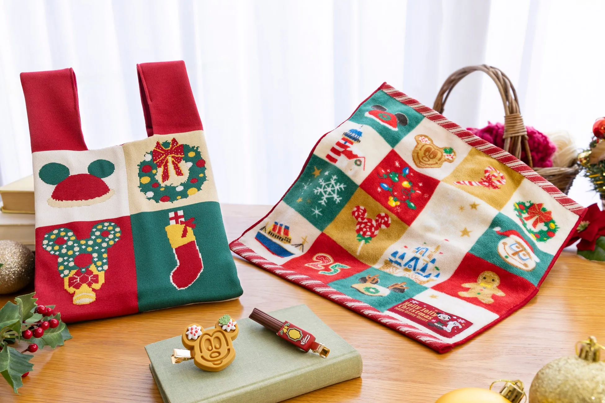 ミッキーマウスと仲間たちのクリスマスグッズ