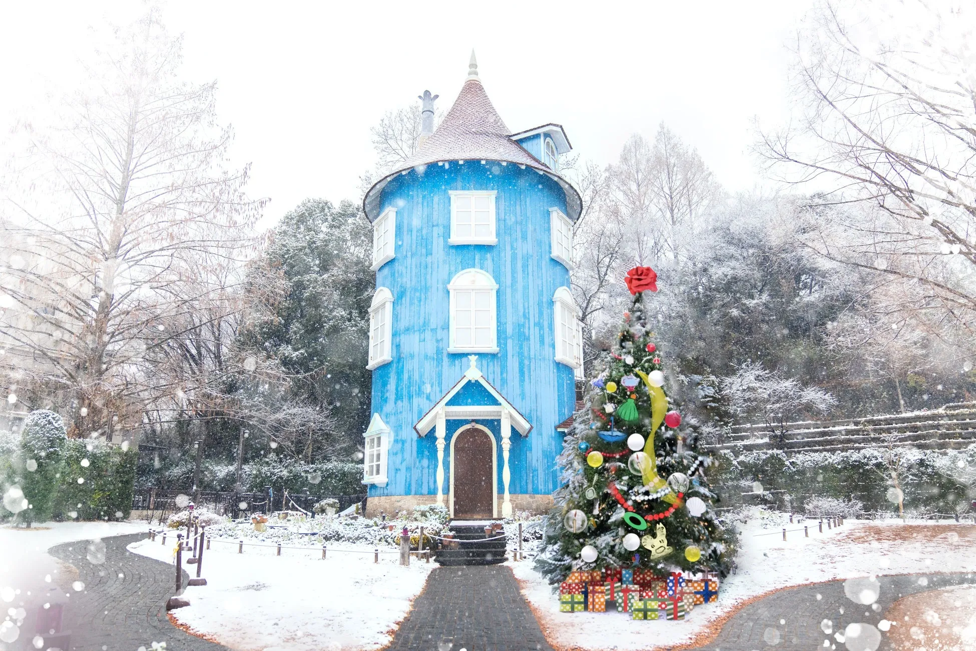 ムーミン屋敷とクリスマスツリー
