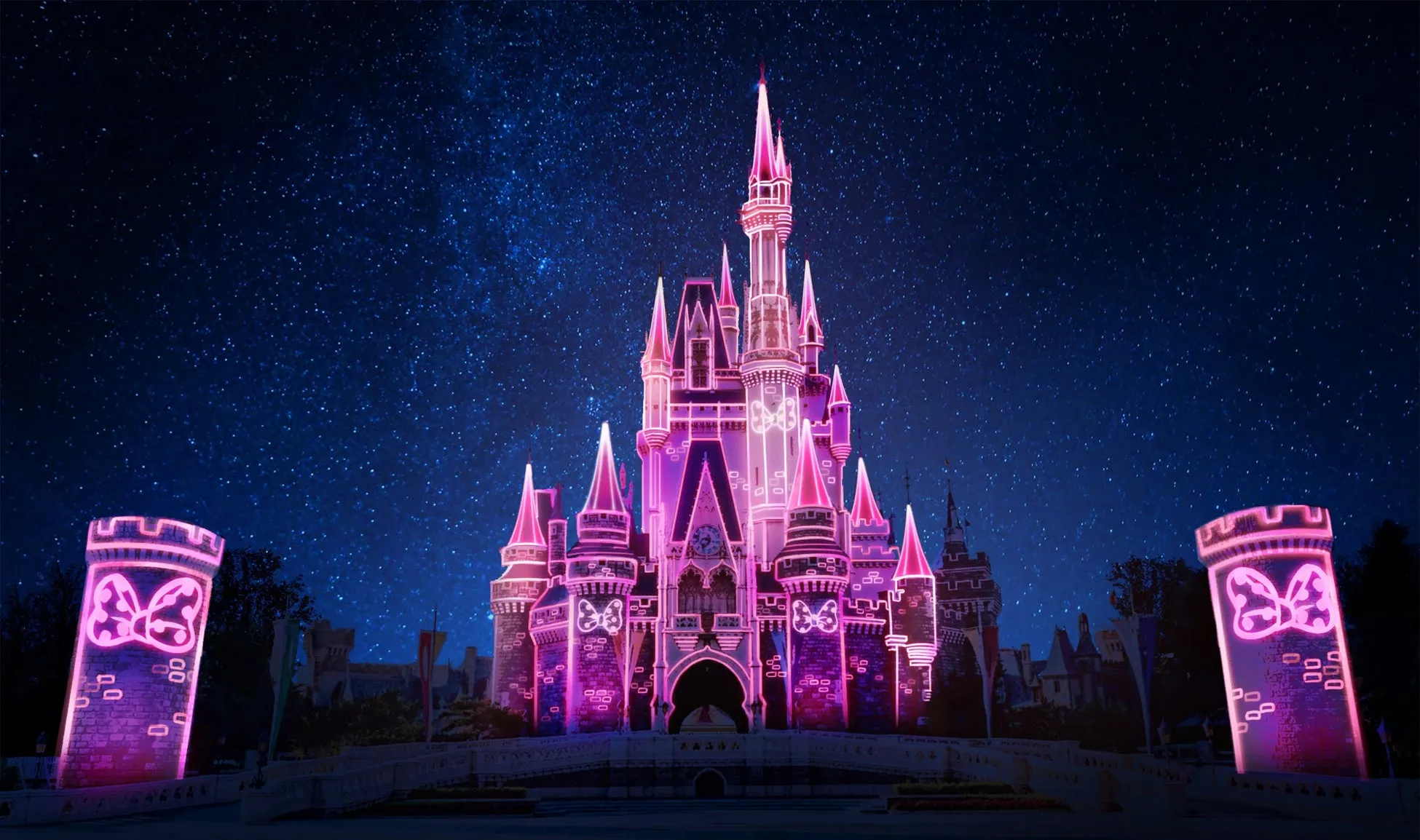 ライトアップされた夜のシンデレラ城