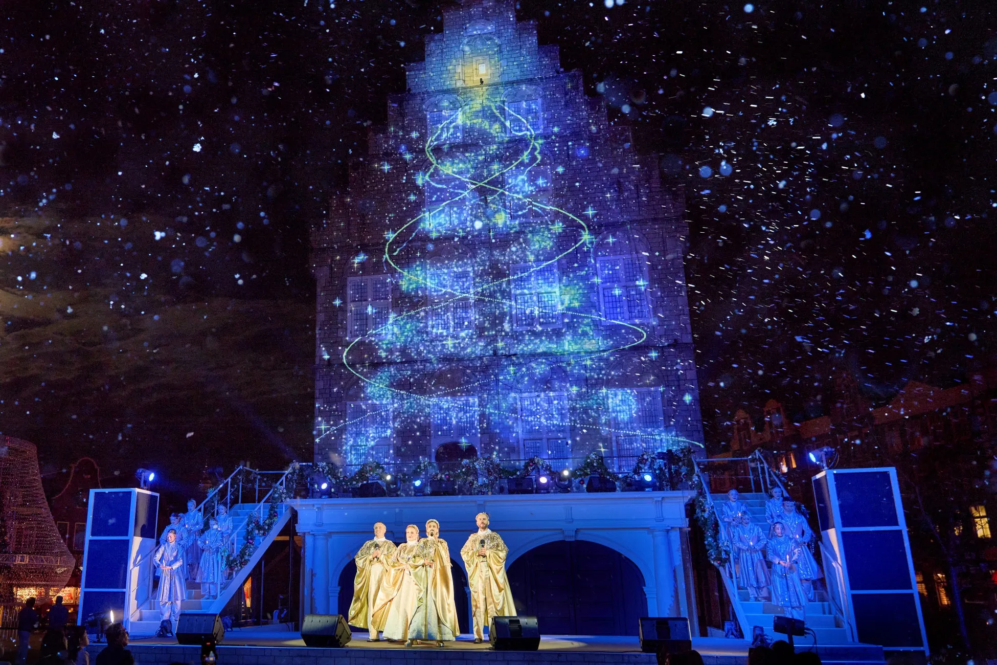 グランド・シャンデリアツリーの初点灯イベント