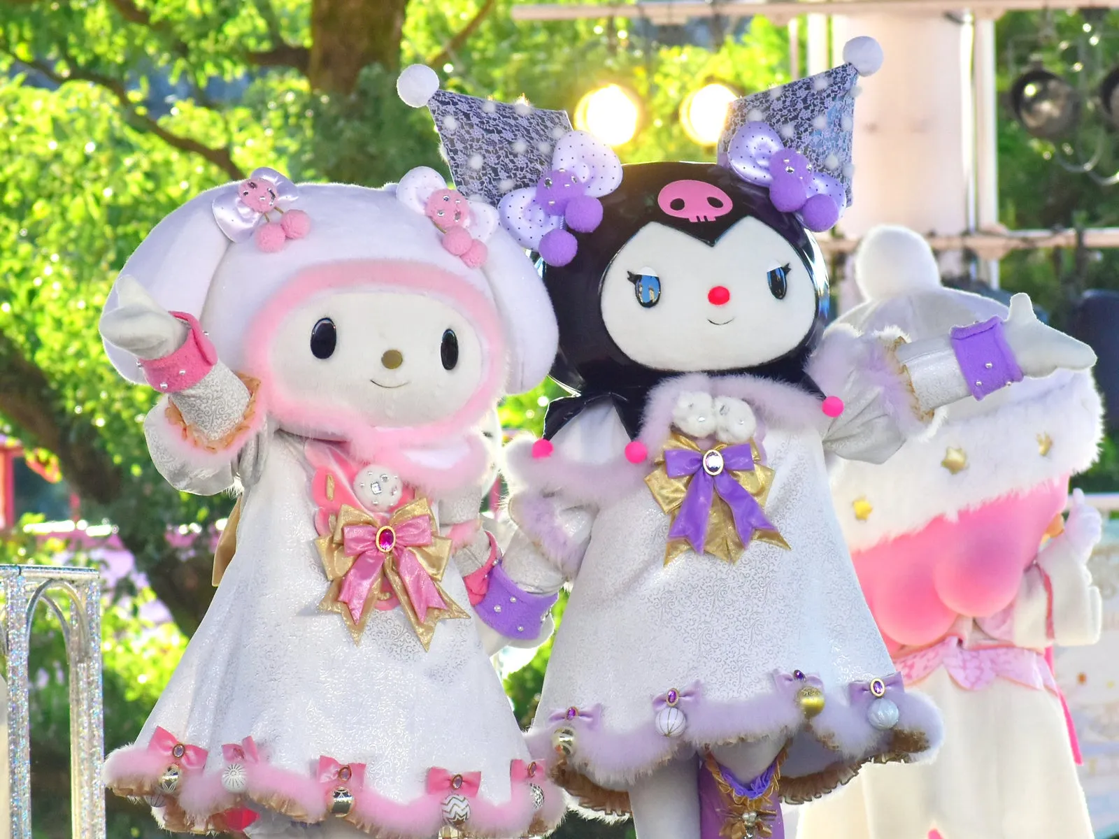 クリスマス衣装を着たハーモニーランドのキャラクターたち