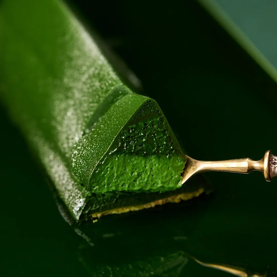 完成した2025年版祇園辻利のクリスマスケーキ「抹茶ショコラノエルプレミアム」