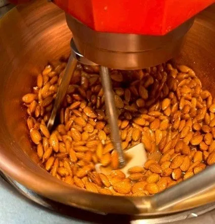 名古屋クリスマスマーケットで初登場のアツアツマンデル焼き菓子