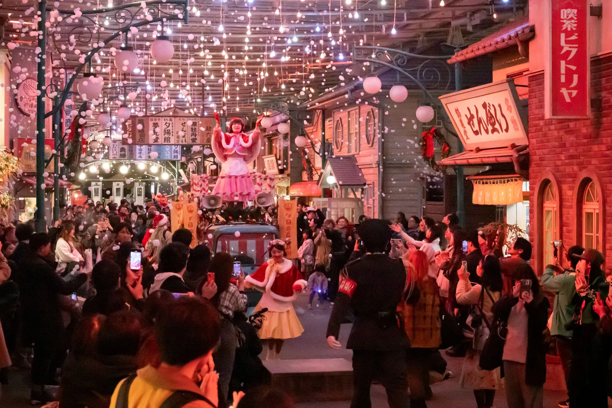 ブギウギ祭 クリスマスの奇跡のイルミネーションとダンスパフォーマンス