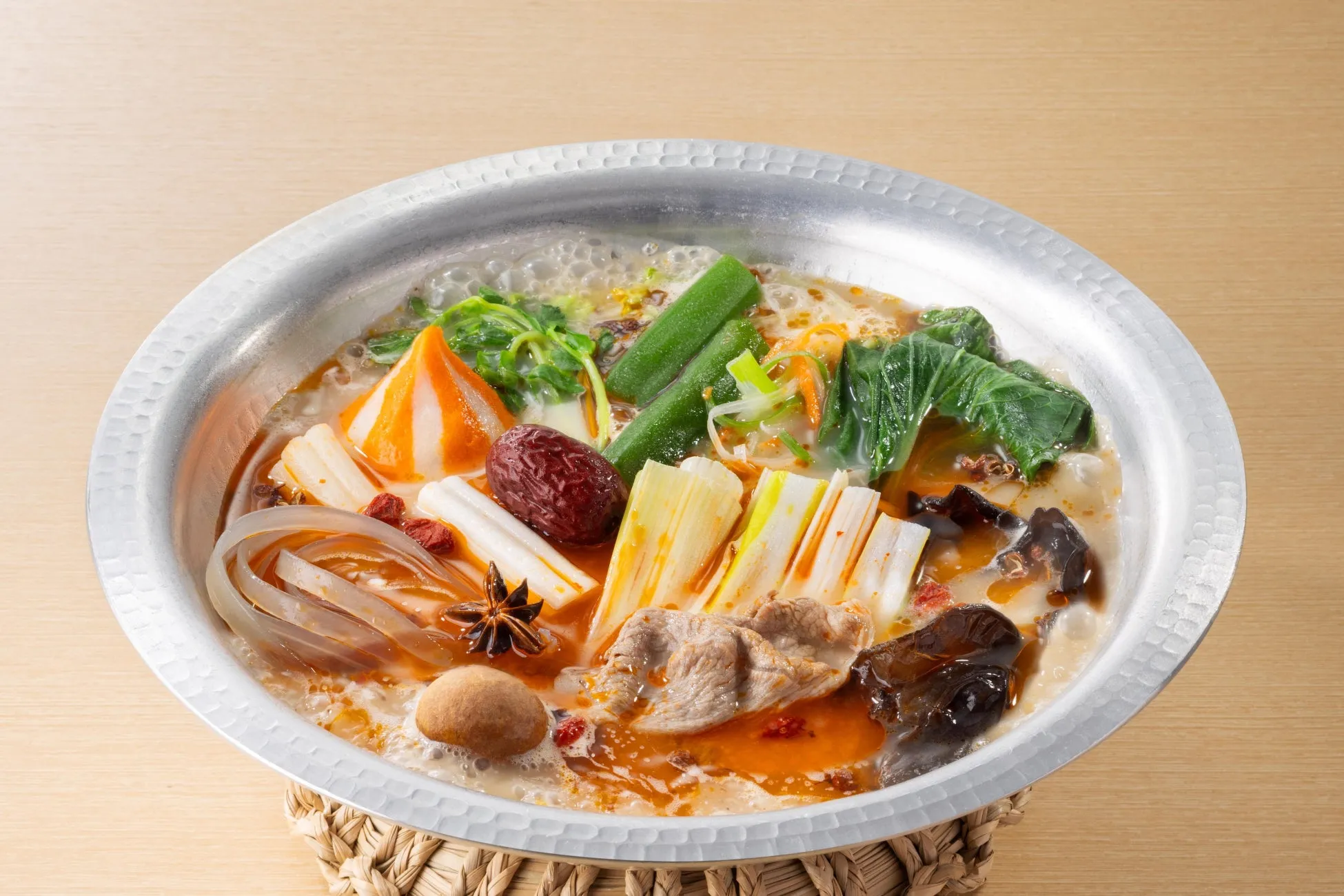 じんわりまろやかからガツンとシビ辛に味変するイメージ