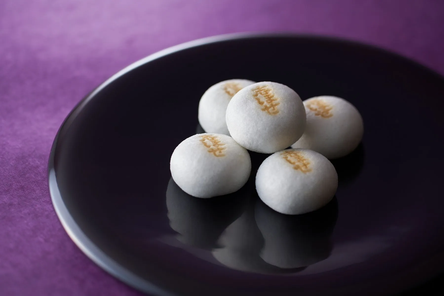 塩瀬総本家の餡を炊く作業の様子