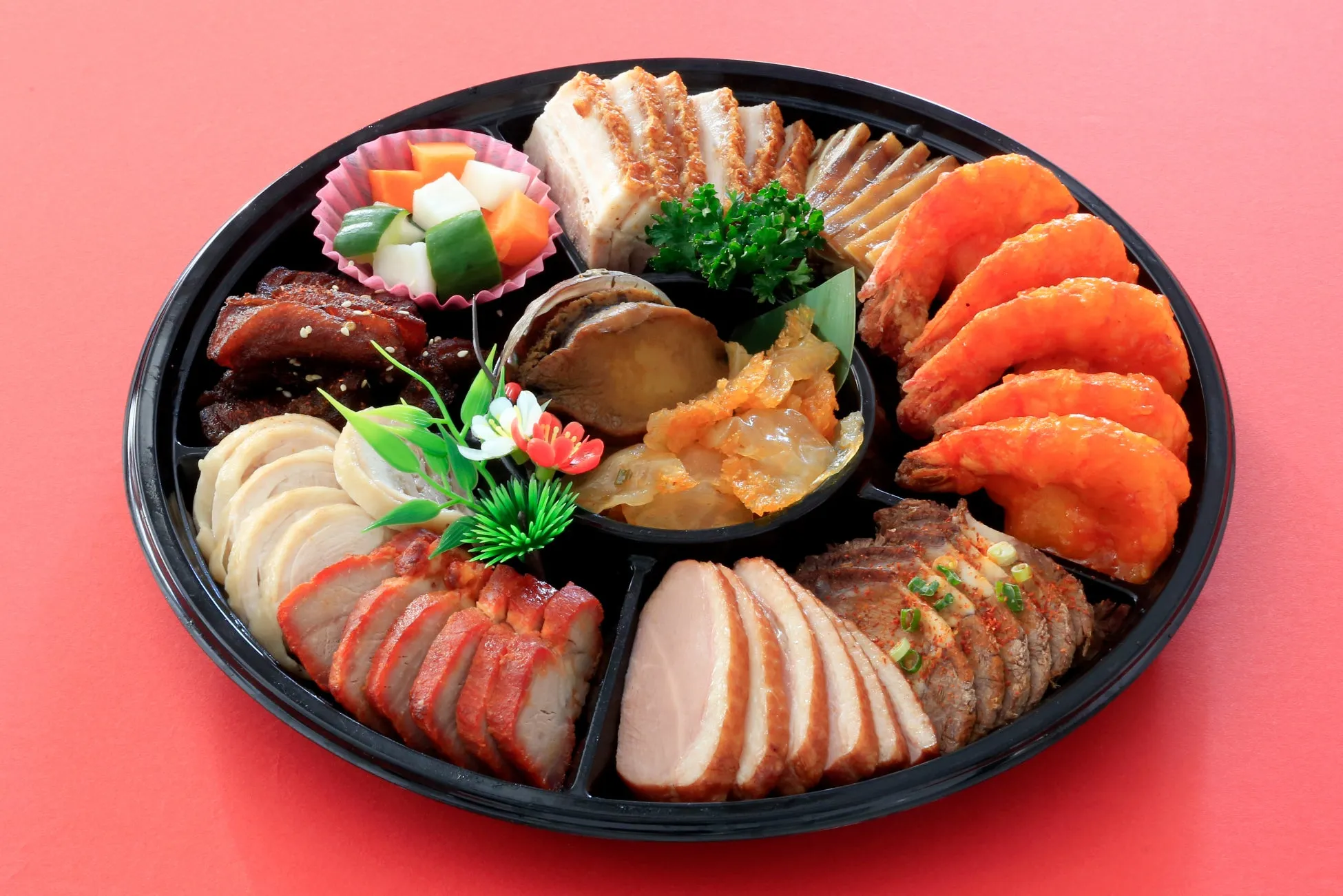 重慶飯店 本館売店の大晦日焼き物セットの料理盛り合わせ