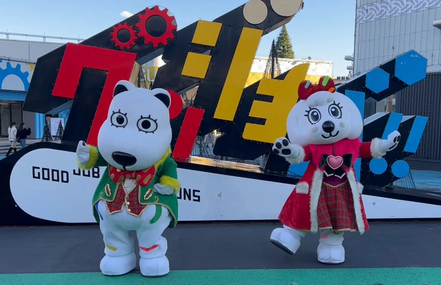 クリスマス衣装のキャラクターたち