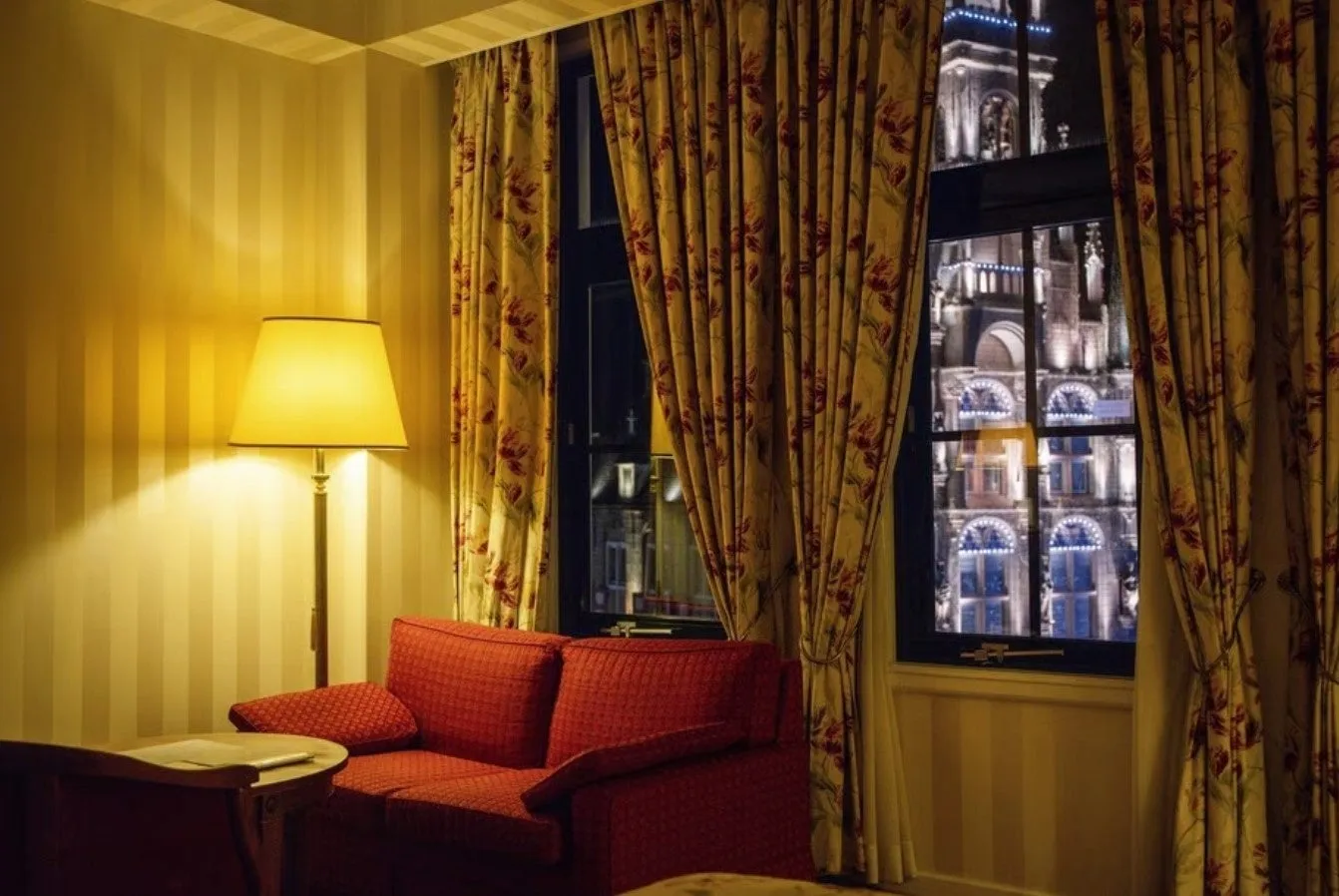 ハウステンボスの客室から見た夜のイルミネーション