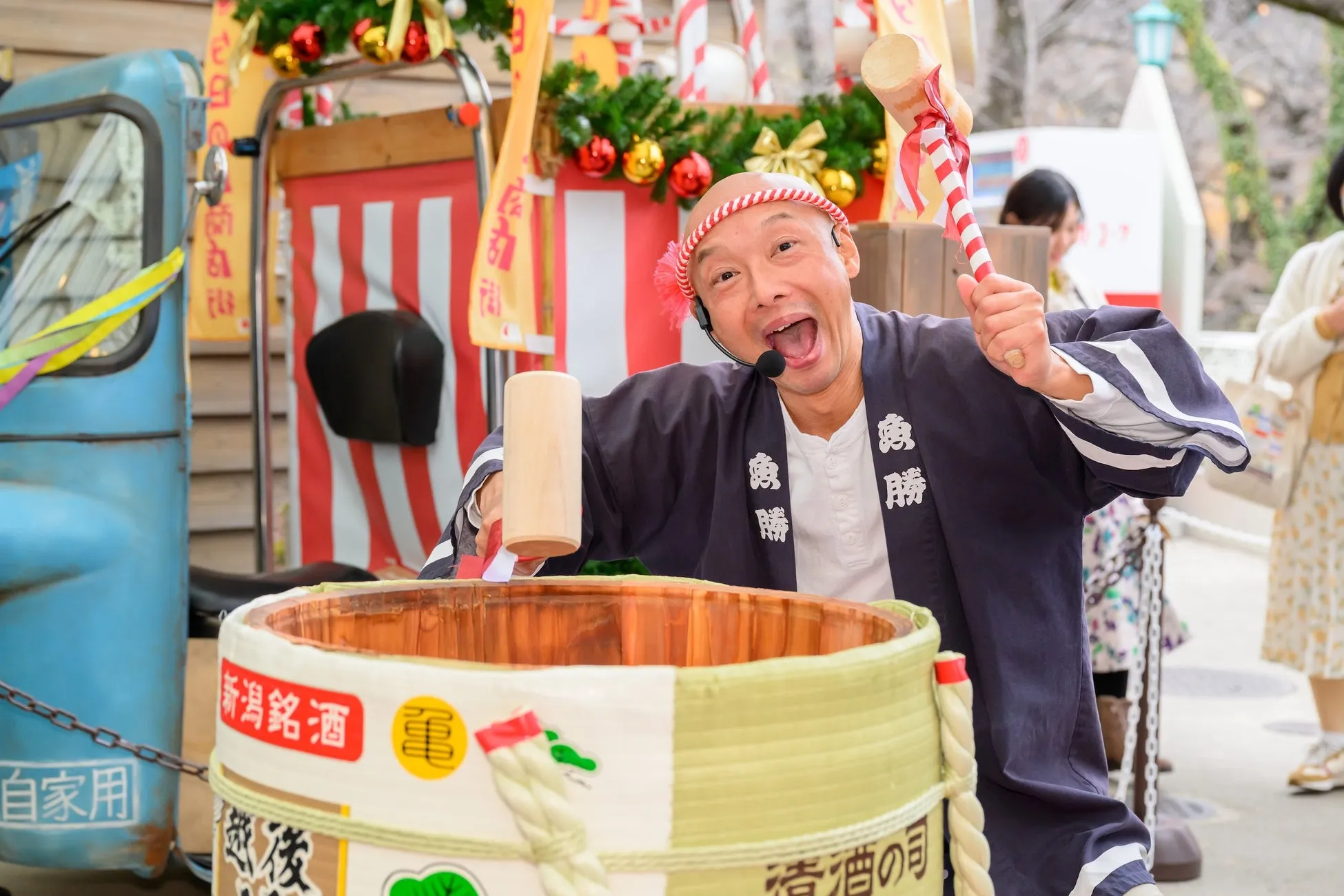 西武園ゆうえんちでの餅つきイベントの様子