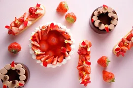 苺好き集合！フォーシーズンズ大阪で“苺まみれ”アフタヌーンティー開催♡