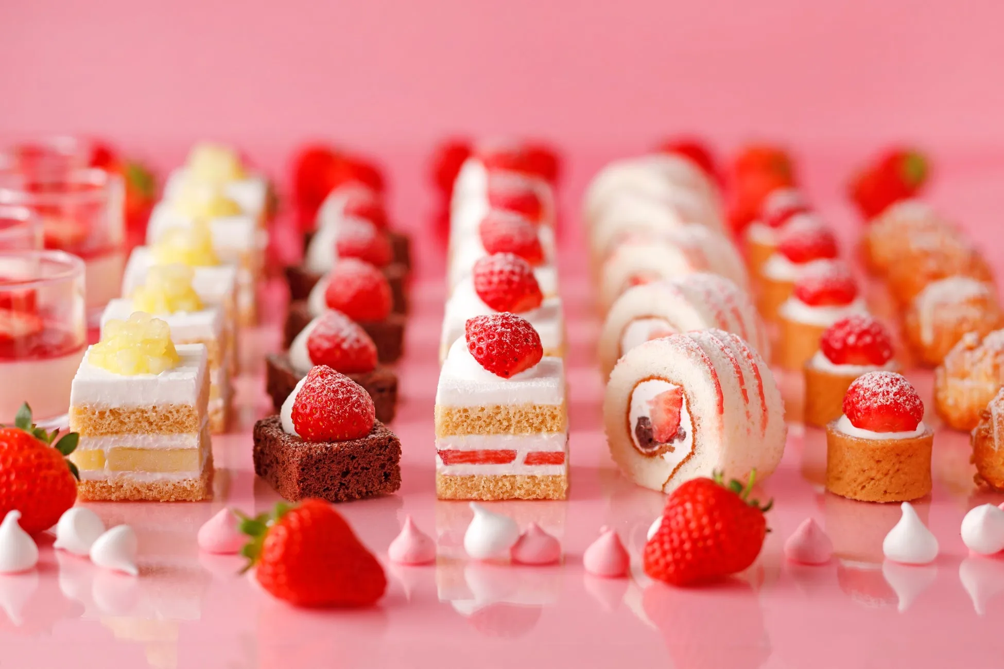 あまおうとこだわりの美食を楽しむスイーツビュッフェ