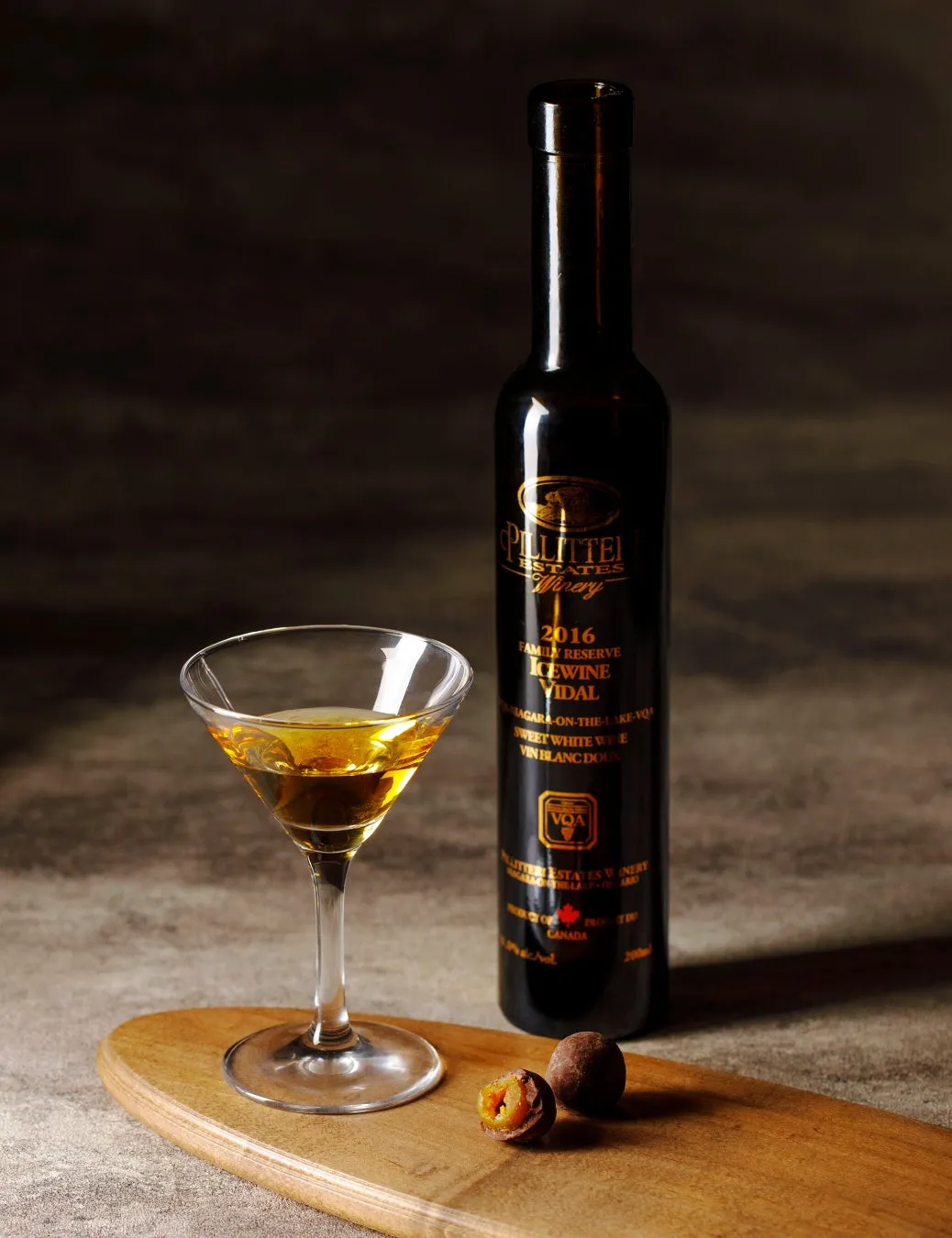 PAIRING BARで提供される本日のアイスワイン×オリーブ