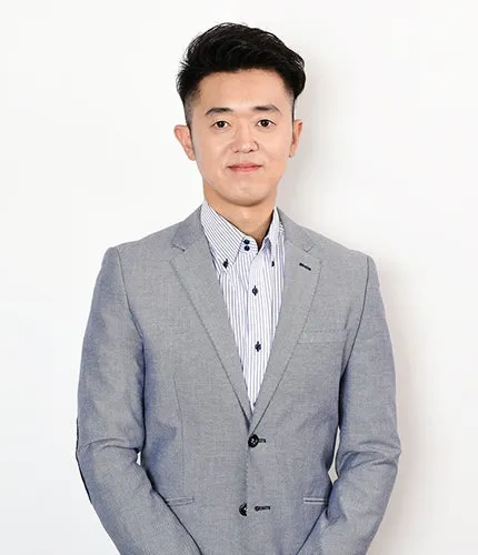 スーツを着た男の人