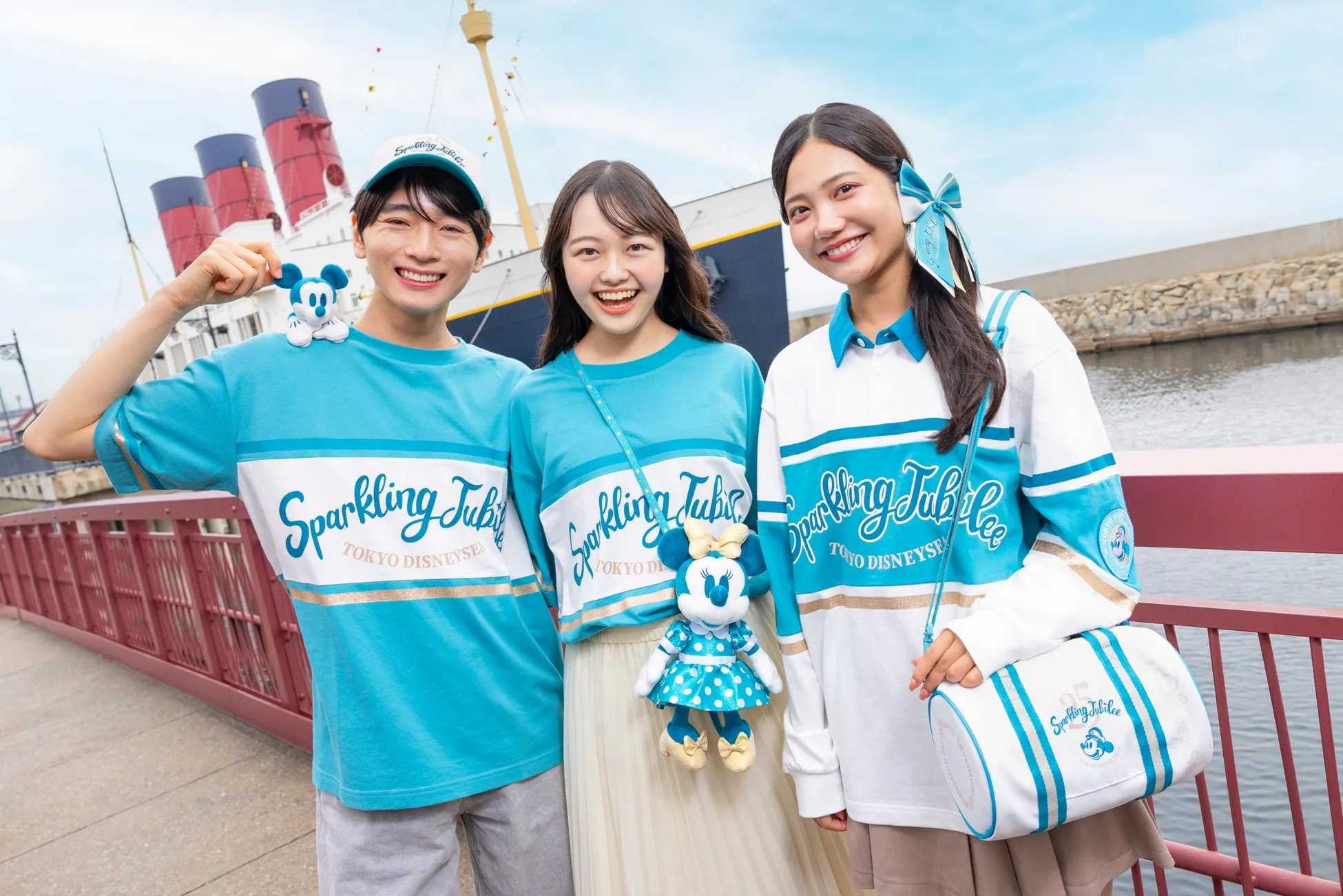 東京ディズニーシー25周年スパークリング・ジュビリーを祝う参加者たち