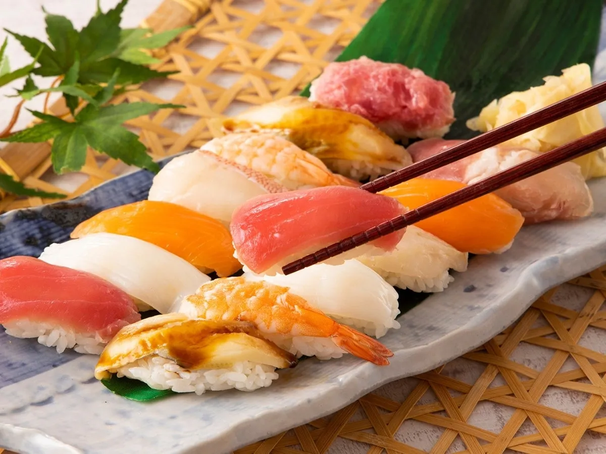 人気のネタを取り揃えたにぎり寿司のイメージ