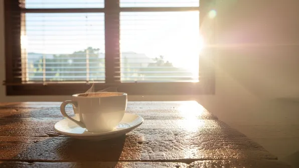 【83％が注目】朝活が人気の理由とは？