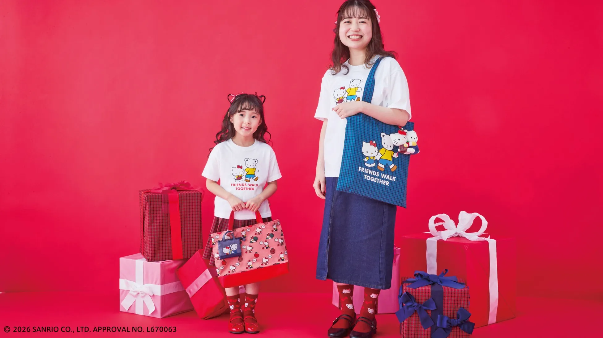 コラボアイテムのオリジナルカットジャカード生地を使ったバッグやポーチ