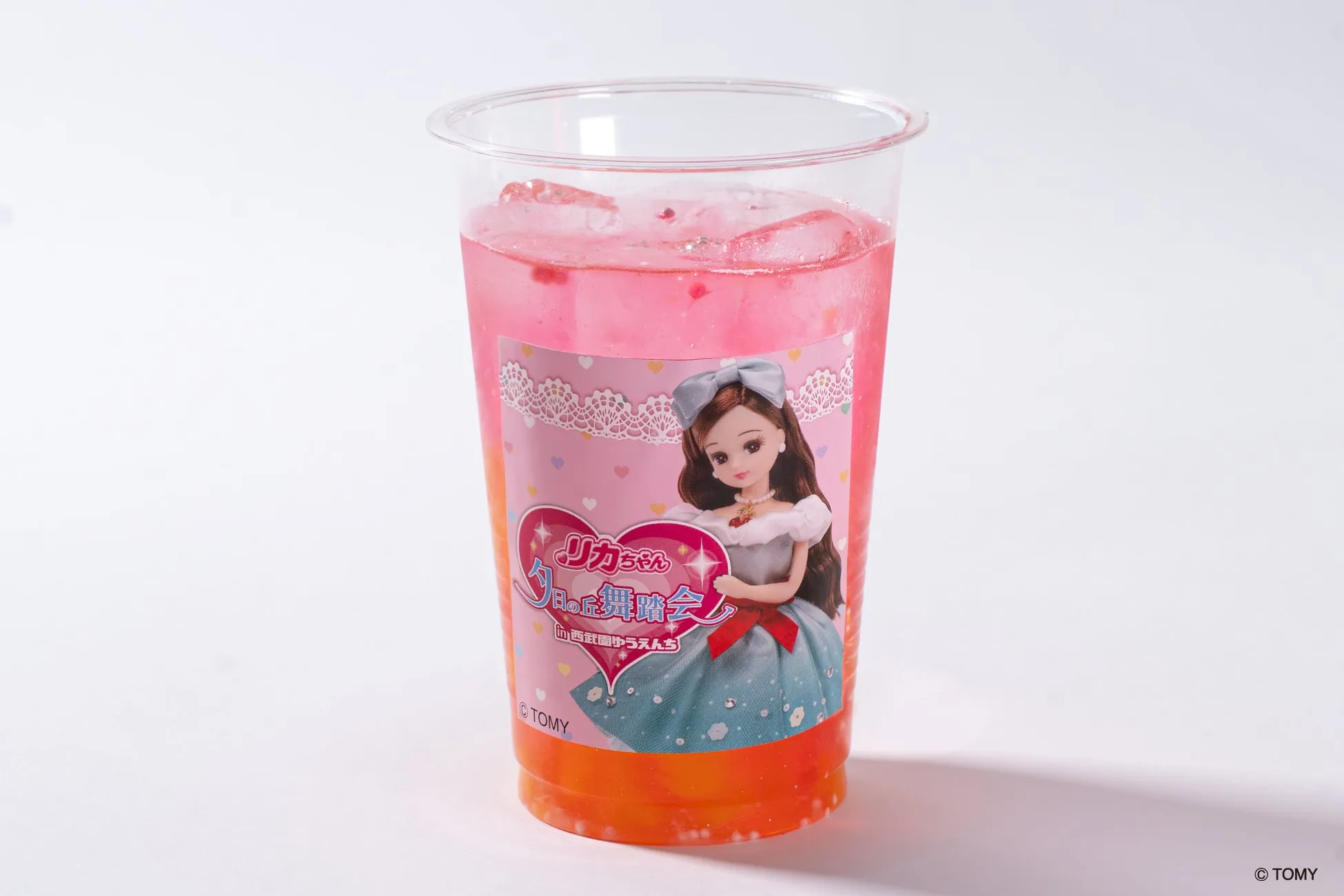 リカちゃんのイラストが入ったコラボイベントドリンク