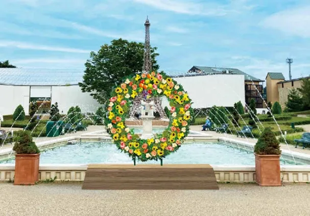 富士急ハイランドの花のリースとエッフェル塔ミニチュア