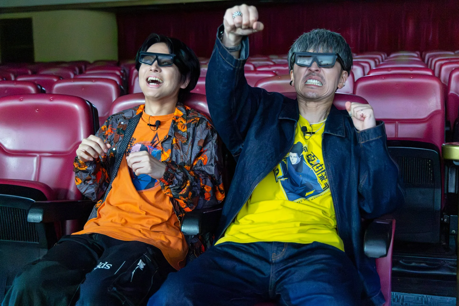 呪術廻戦声優の榎木淳弥氏と櫻井孝宏氏が3D眼鏡をかけている