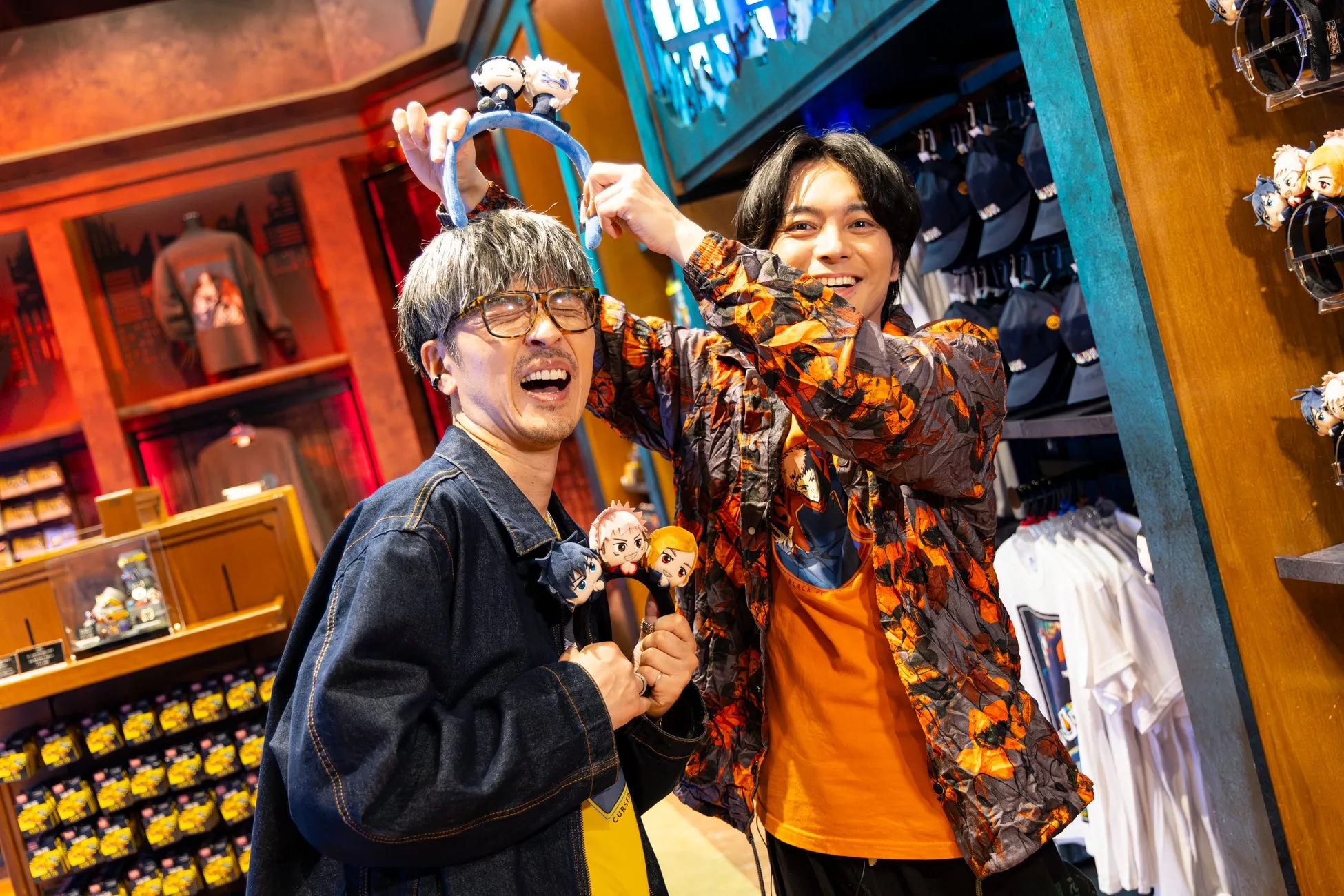 呪術廻戦キャストがテーマパークで楽しむ様子