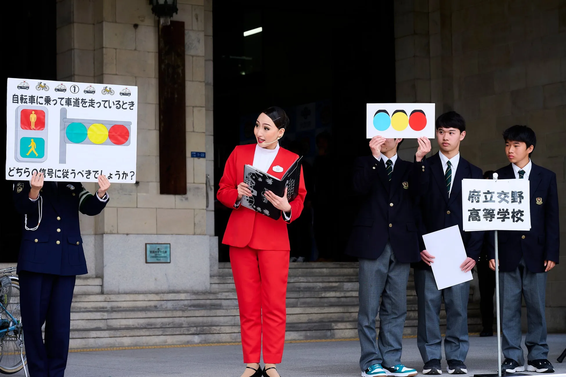 ユニバーサル・スタジオ・ジャパンが交通安全運動に参加