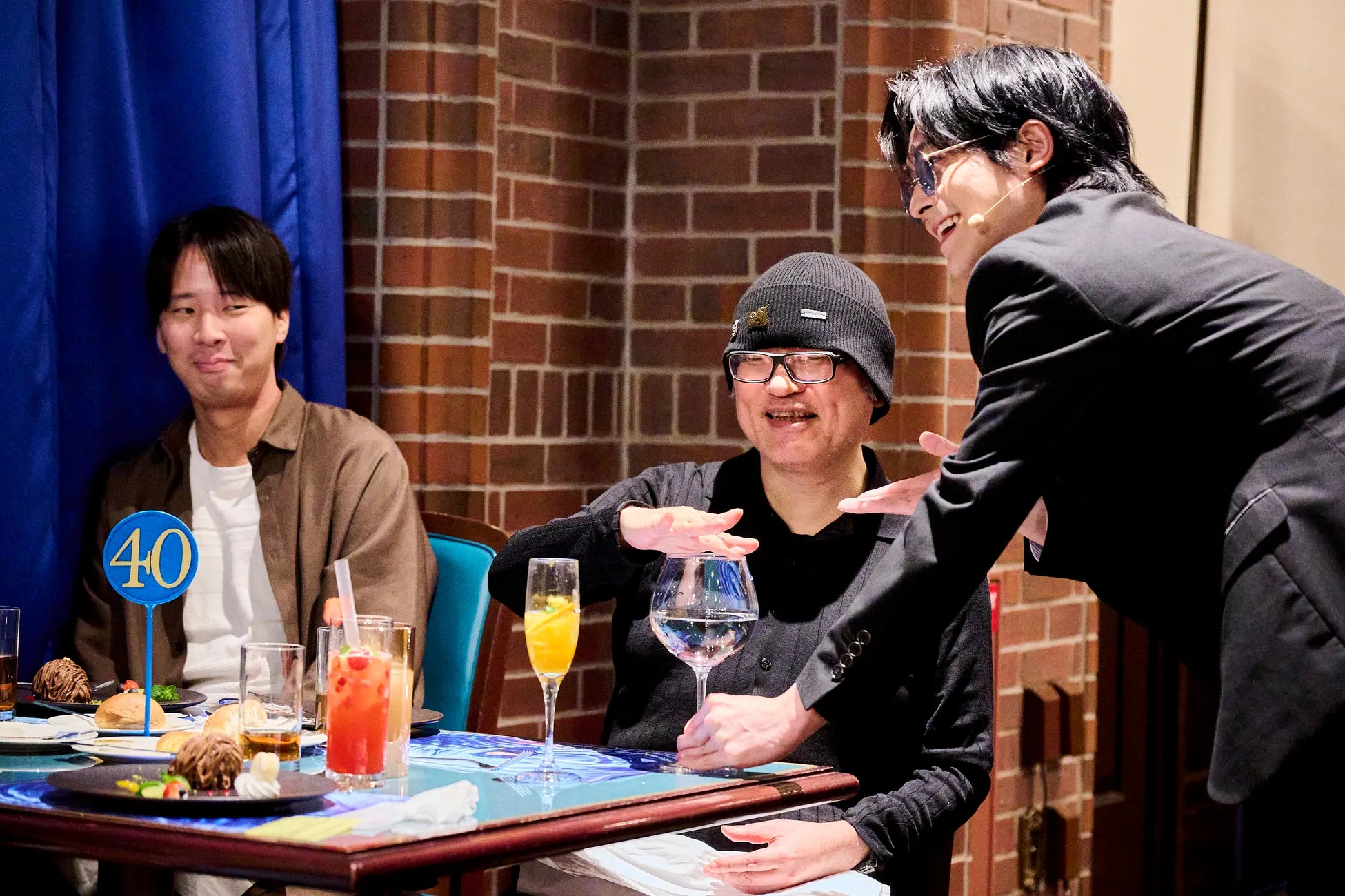 青山剛昌氏が名探偵コナン・ワールドを訪問