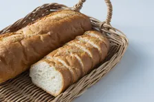 【新作】セブンの“焼きたて明太フランス”がうますぎる