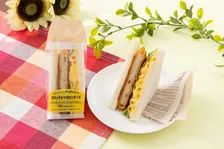 セブン‐イレブン新作「よくばりサンド コロッケ＆マカロニチーズ」具材感と満足感が魅力