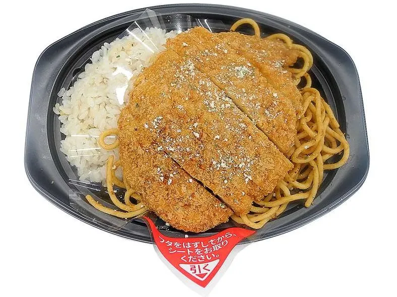 スパカツとバターライスの北海道限定洋食プレート
