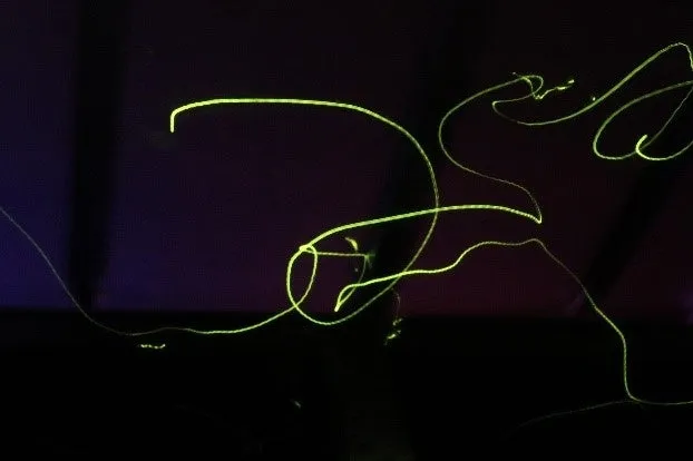 ホタルの光の軌跡