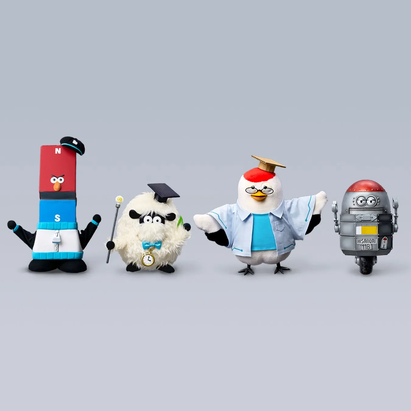 ホワイト背景に4体のキャラクターが並んでいる画像