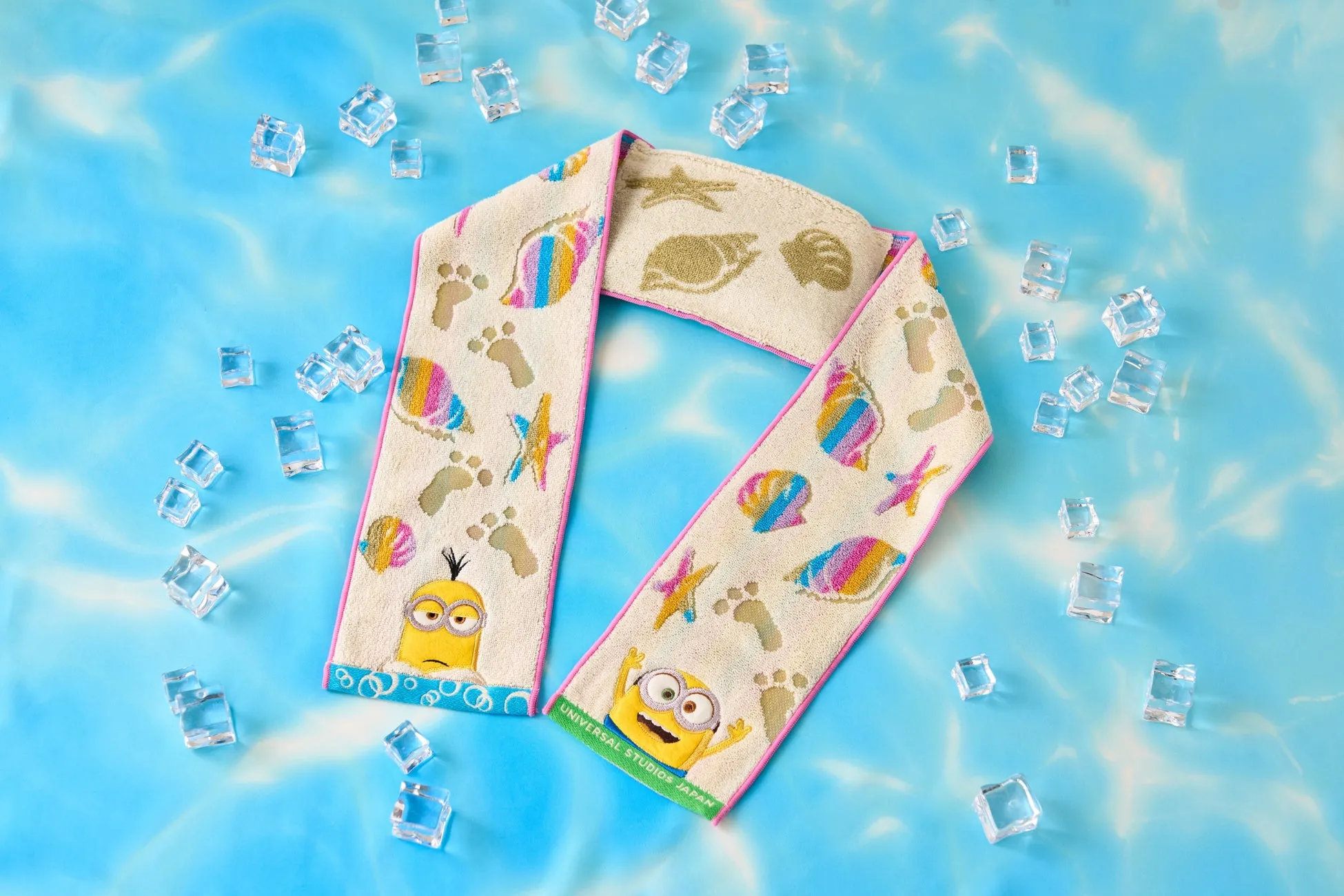 夏祭りキャラクターデザインのタオルと氷の背景