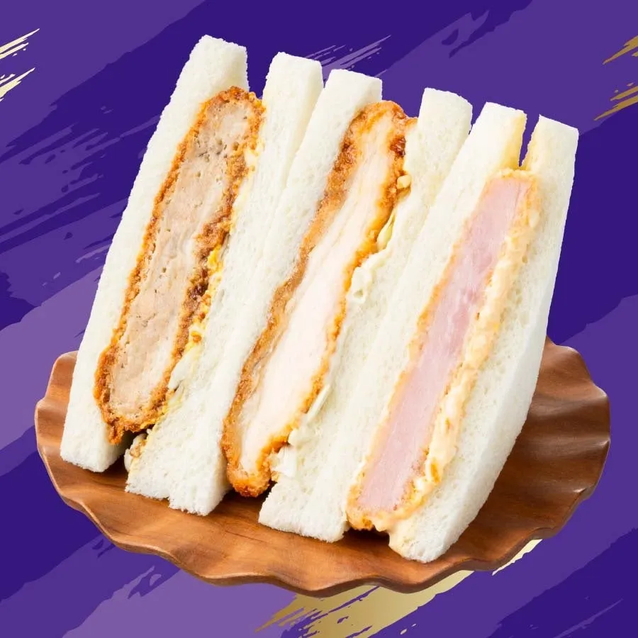 カツが入ったサンドイッチ