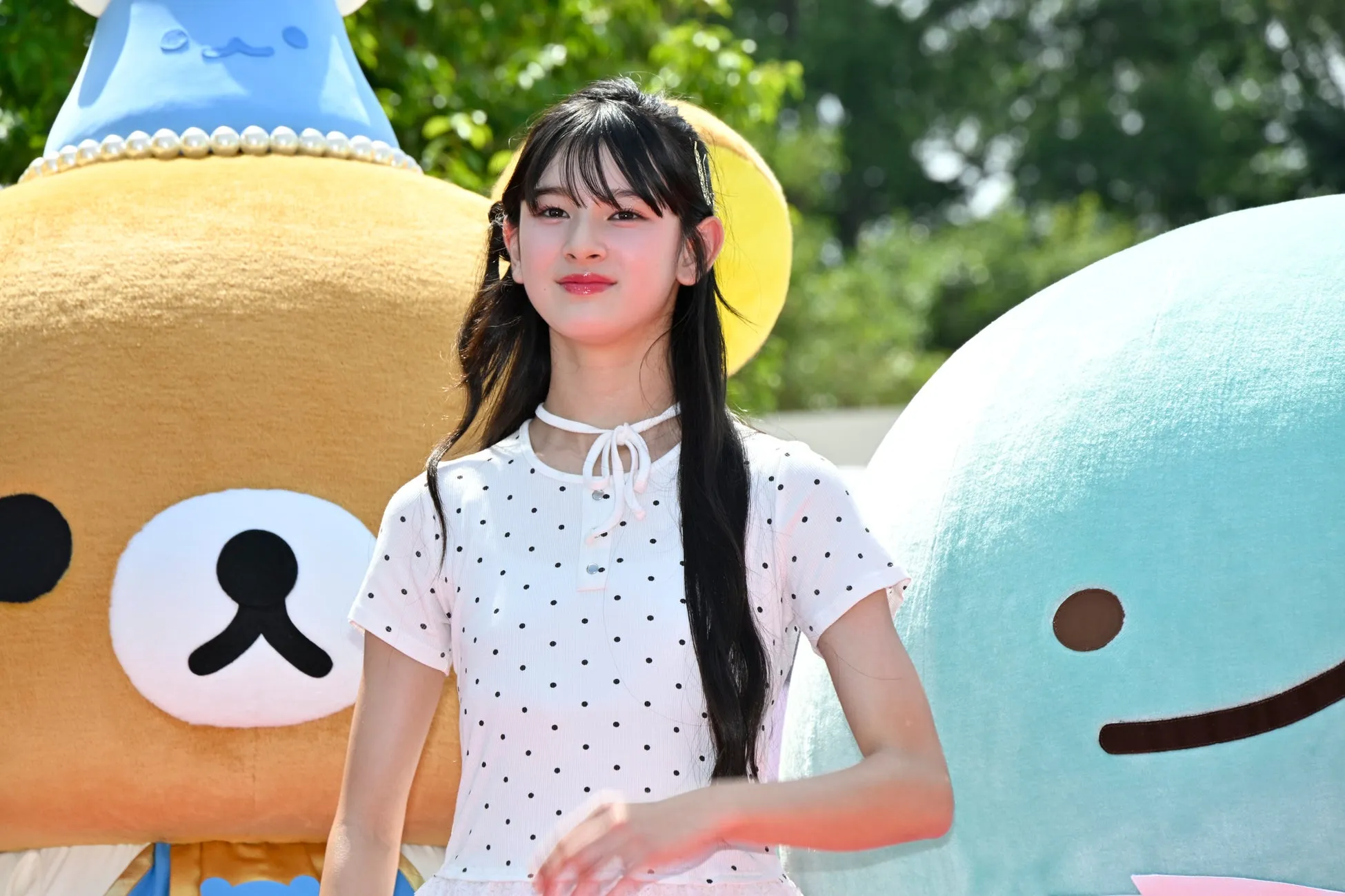 サンエックス パラダイス開業イベントでの女性とキャラクター達
