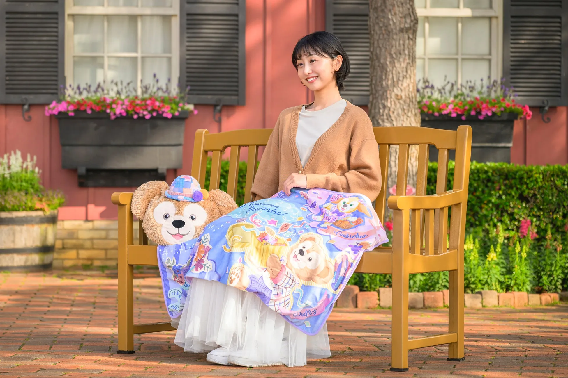 ダッフィーのぬいぐるみとブランケット