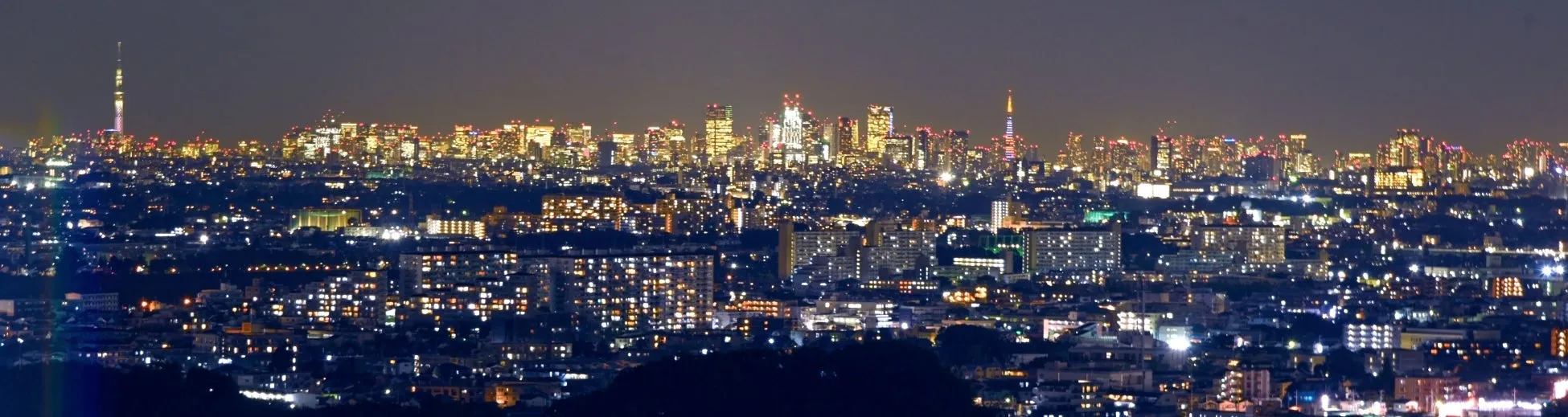 東京の夜のスカイライン
