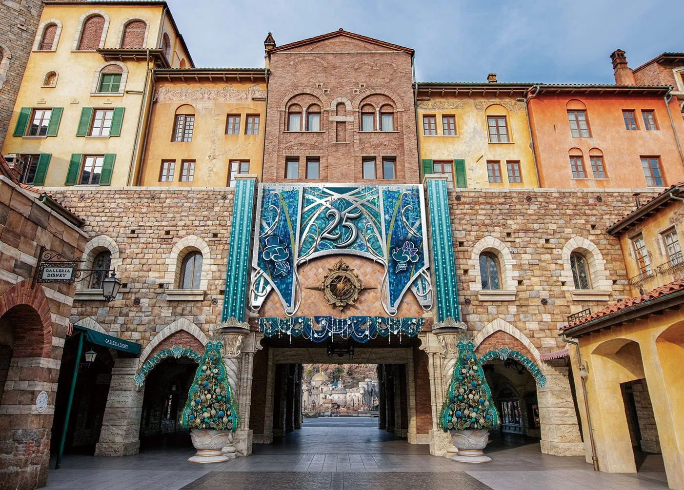 東京ディズニーシーのクリスマス装飾されたエントランス